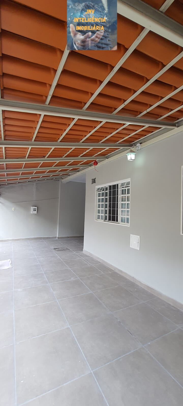 Casa à venda com 3 quartos, 120m² - Foto 1