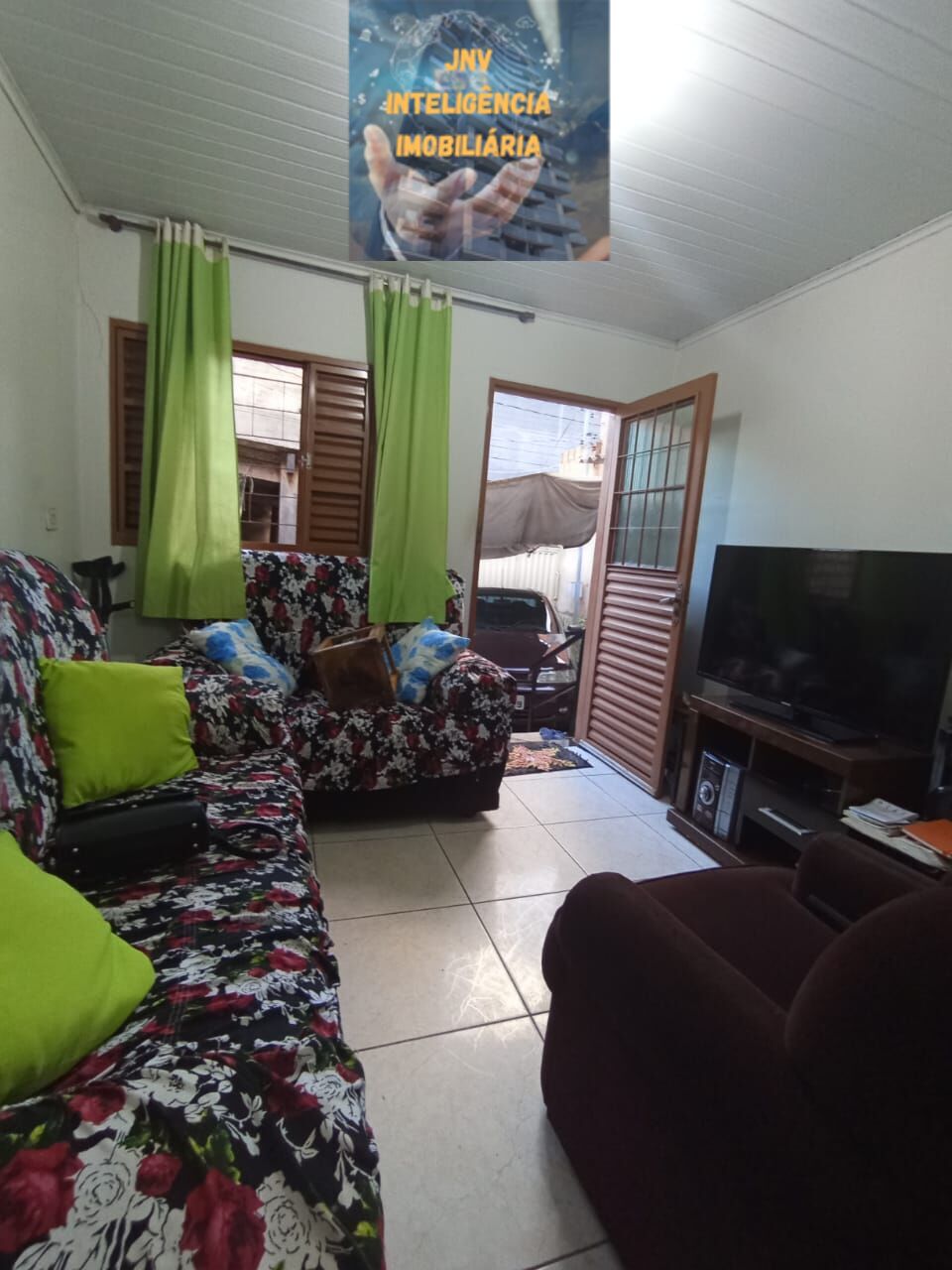 Casa à venda com 2 quartos, 200m² - Foto 1