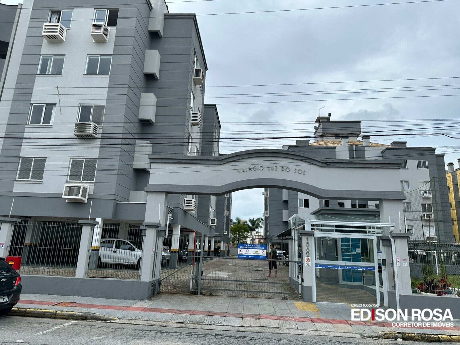 Apartamento à venda em Areias, São José SC - 2 quartos, Semi Mobiliado com Elevador mais Vaga Livre e Coberta.