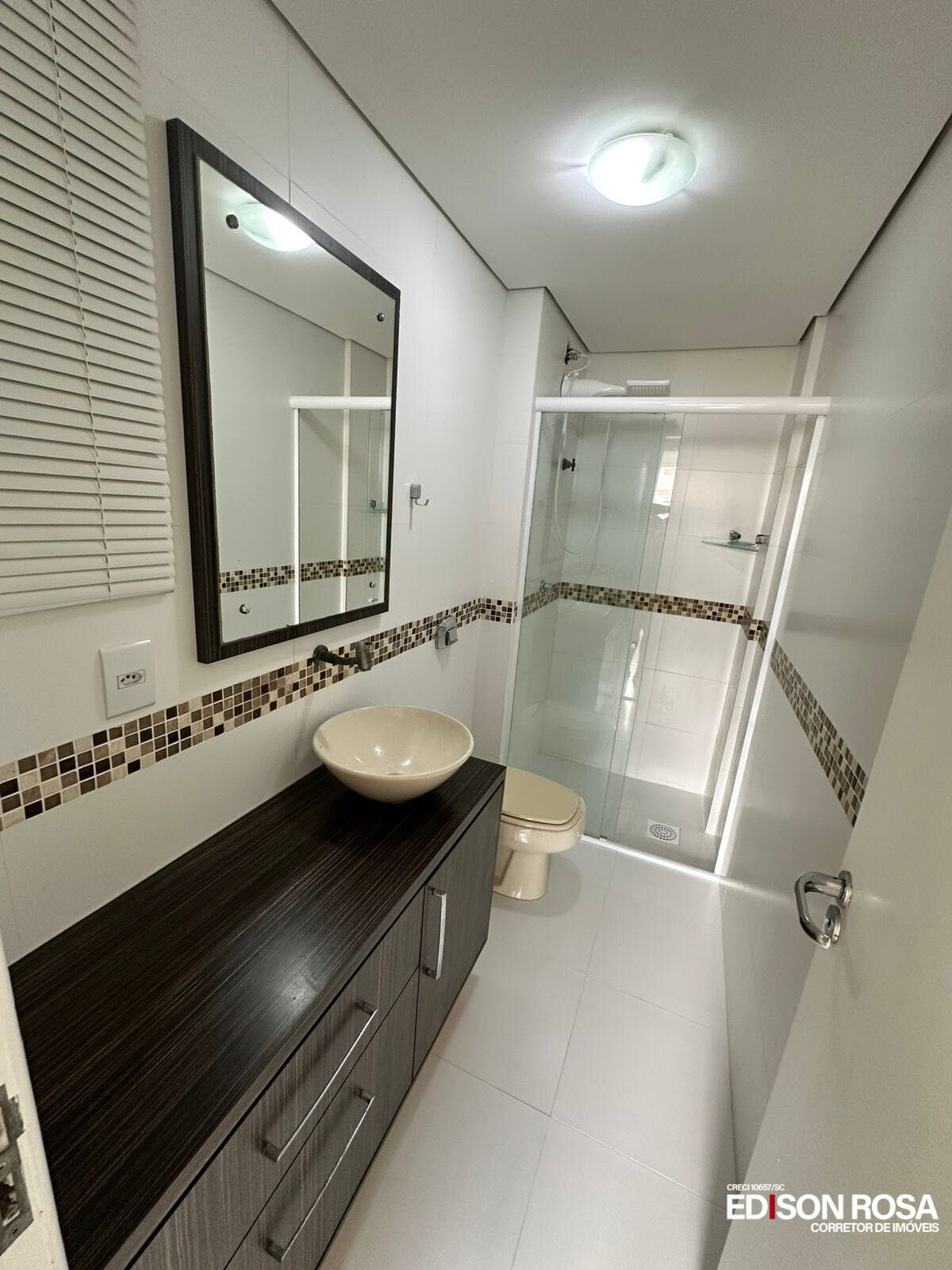 Apartamento à venda em Areias, São José SC - 2 quartos, Semi Mobiliado com Elevador mais Vaga Livre e Coberta.
