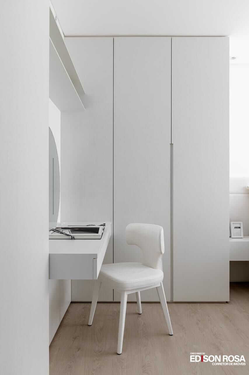 Apartamento Manhattan Home Club à venda em São José SC, Floresta: 3 suítes de 133,05m² com 2 vagas livres mais hobby box de 3,00m² próximo a Florianópolis.