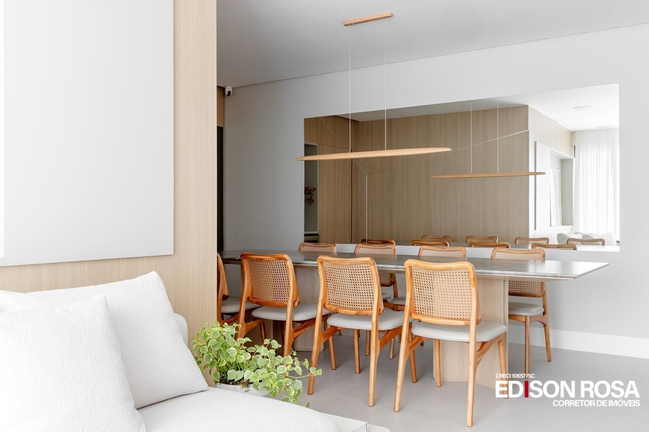Apartamento Manhattan Home Club à venda em São José SC, Floresta: 3 suítes de 133,05m² com 2 vagas livres mais hobby box de 3,00m² próximo a Florianópolis.