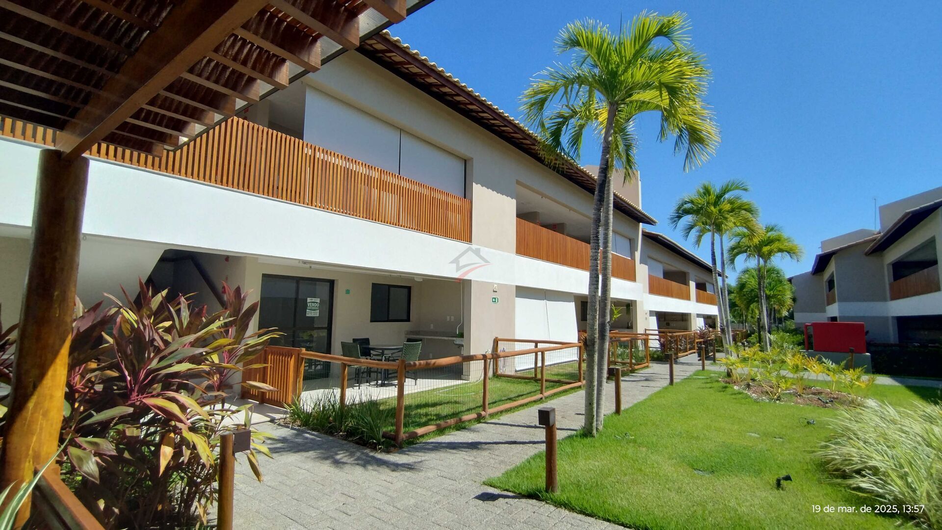Apartamento à venda com 2 quartos, 75m² - Foto 3