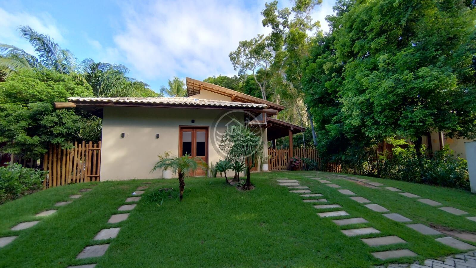 Casa de Condomínio à venda com 3 quartos, 180m² - Foto 2