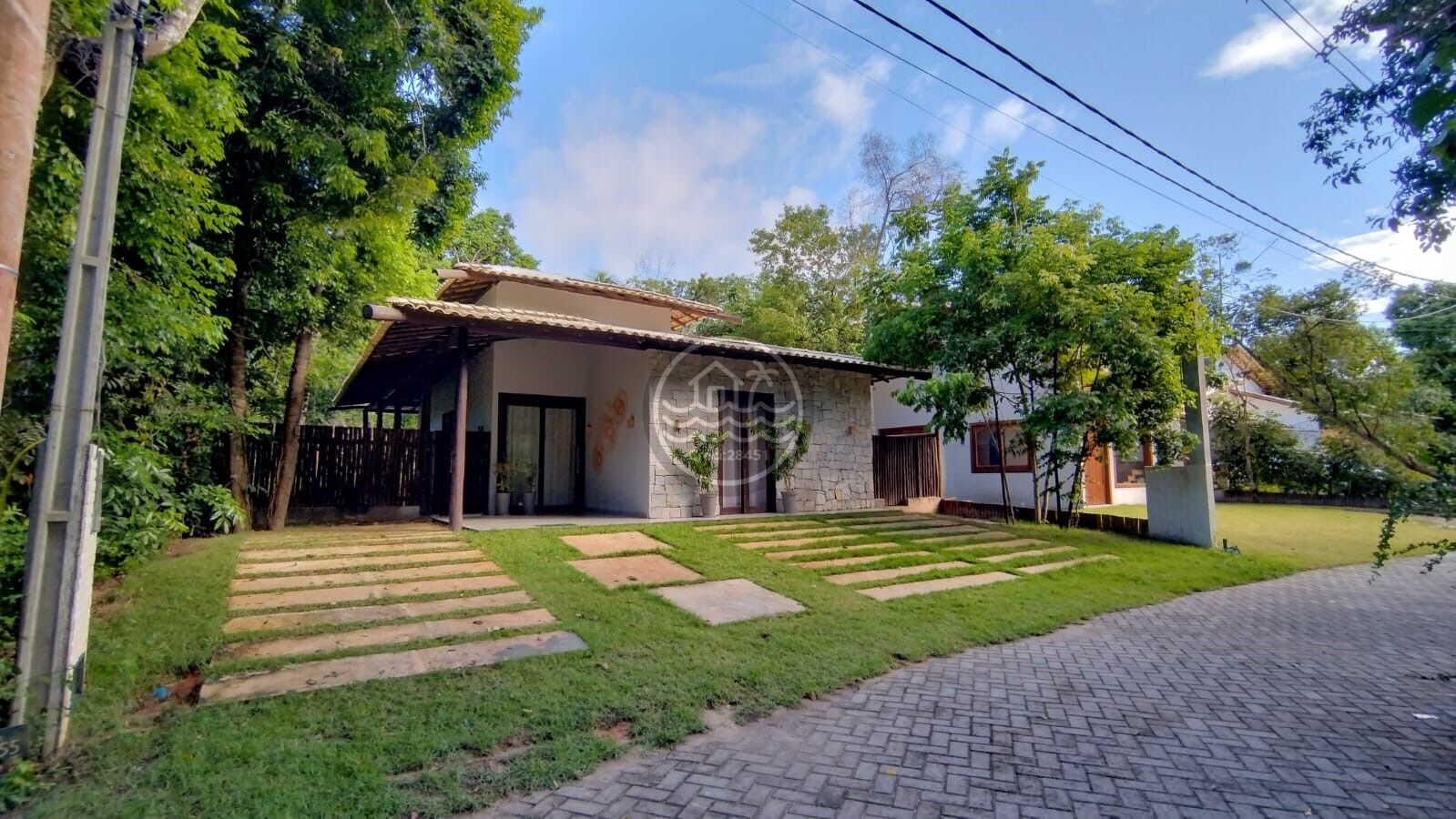 Casa de Condomínio para alugar com 3 quartos, 250m² - Foto 1