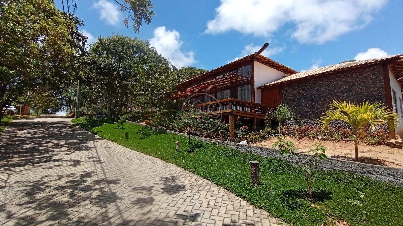 Casa de Condomínio à venda com 3 quartos, 180m² - Foto 1