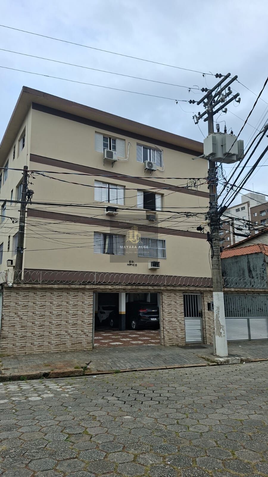Apartamento com garagem no Vila Cascatinha em São Vicente para venda