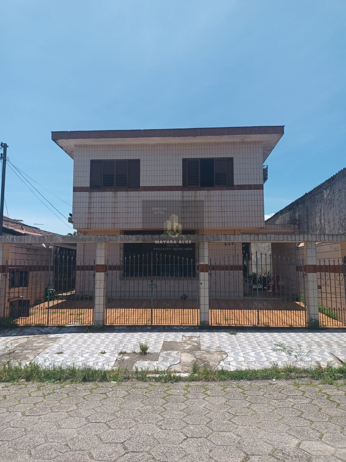 Sobrado à Venda  3 dorm + edicula 2 dorm – Próximo ao Centro de São Vicente