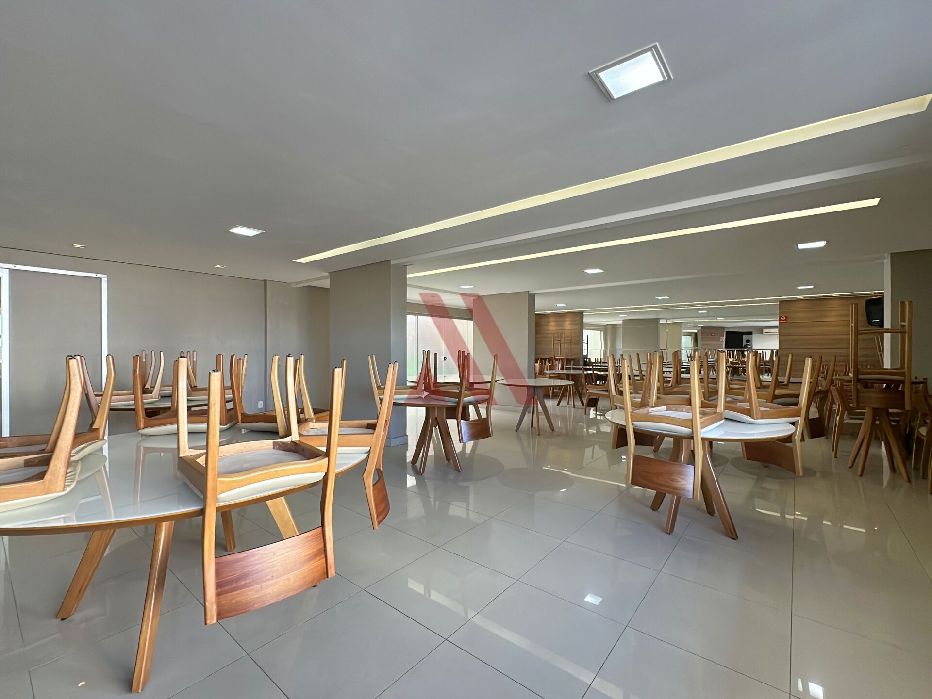 Apartamento à venda com 2 quartos, 75m² - Foto 14