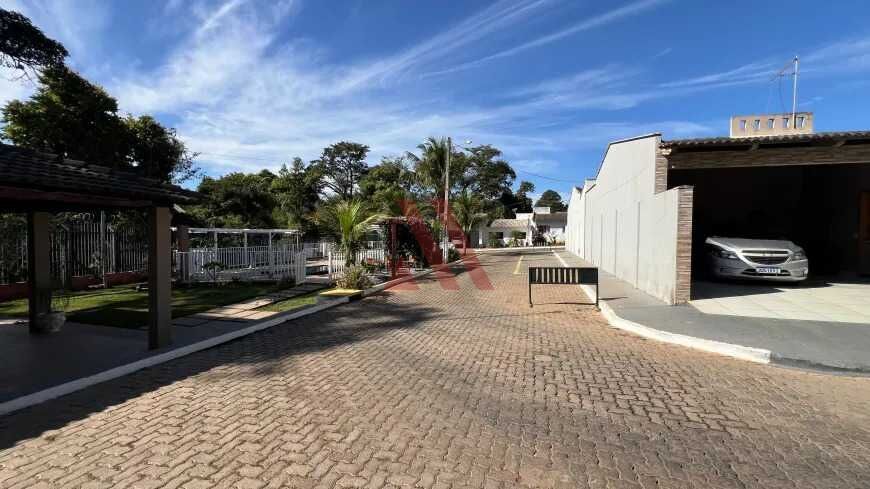 Casa de Condomínio à venda com 4 quartos, 250m² - Foto 2