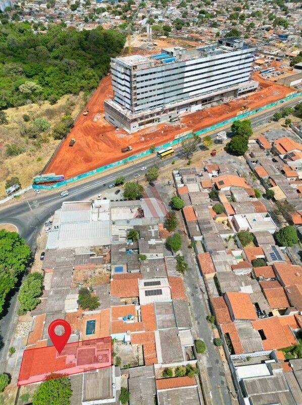 Sobrado, 11 quartos, 303 m² - Foto 2