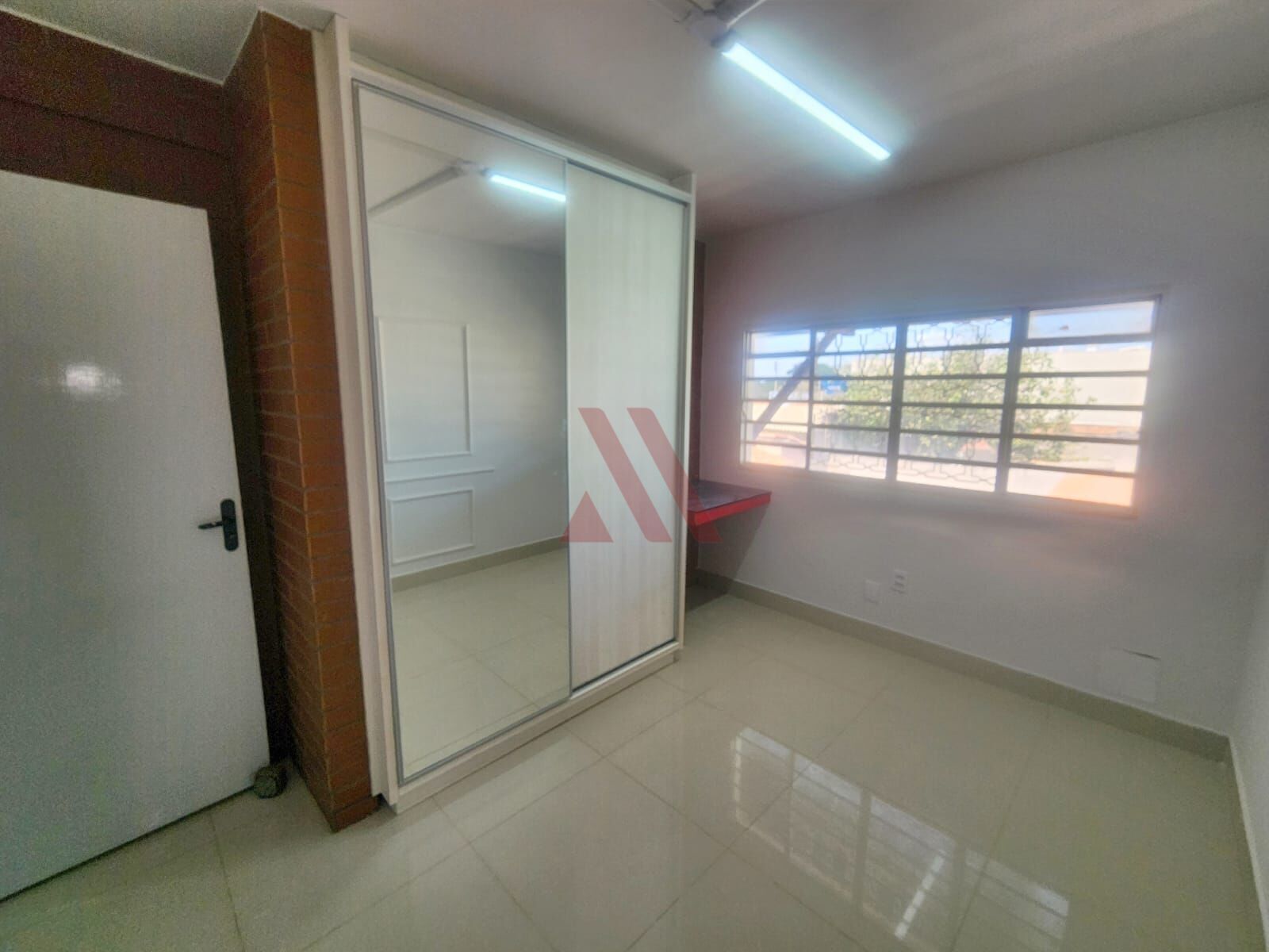 Sobrado, 11 quartos, 303 m² - Foto 12