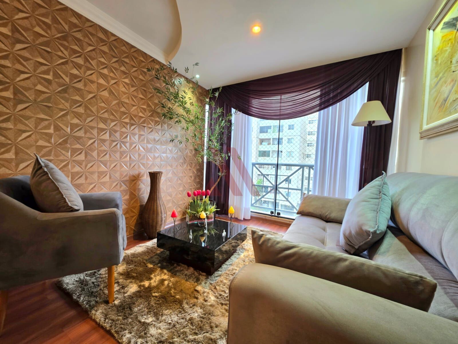 Apartamento à venda com 3 quartos, 77m² - Foto 1