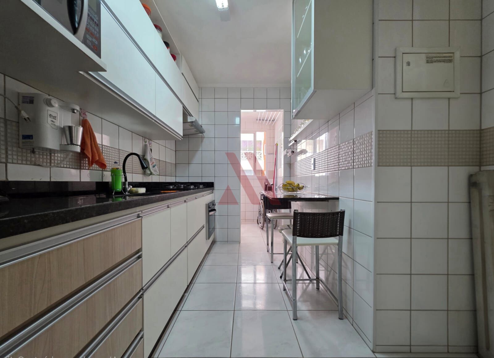 Apartamento à venda com 3 quartos, 77m² - Foto 2