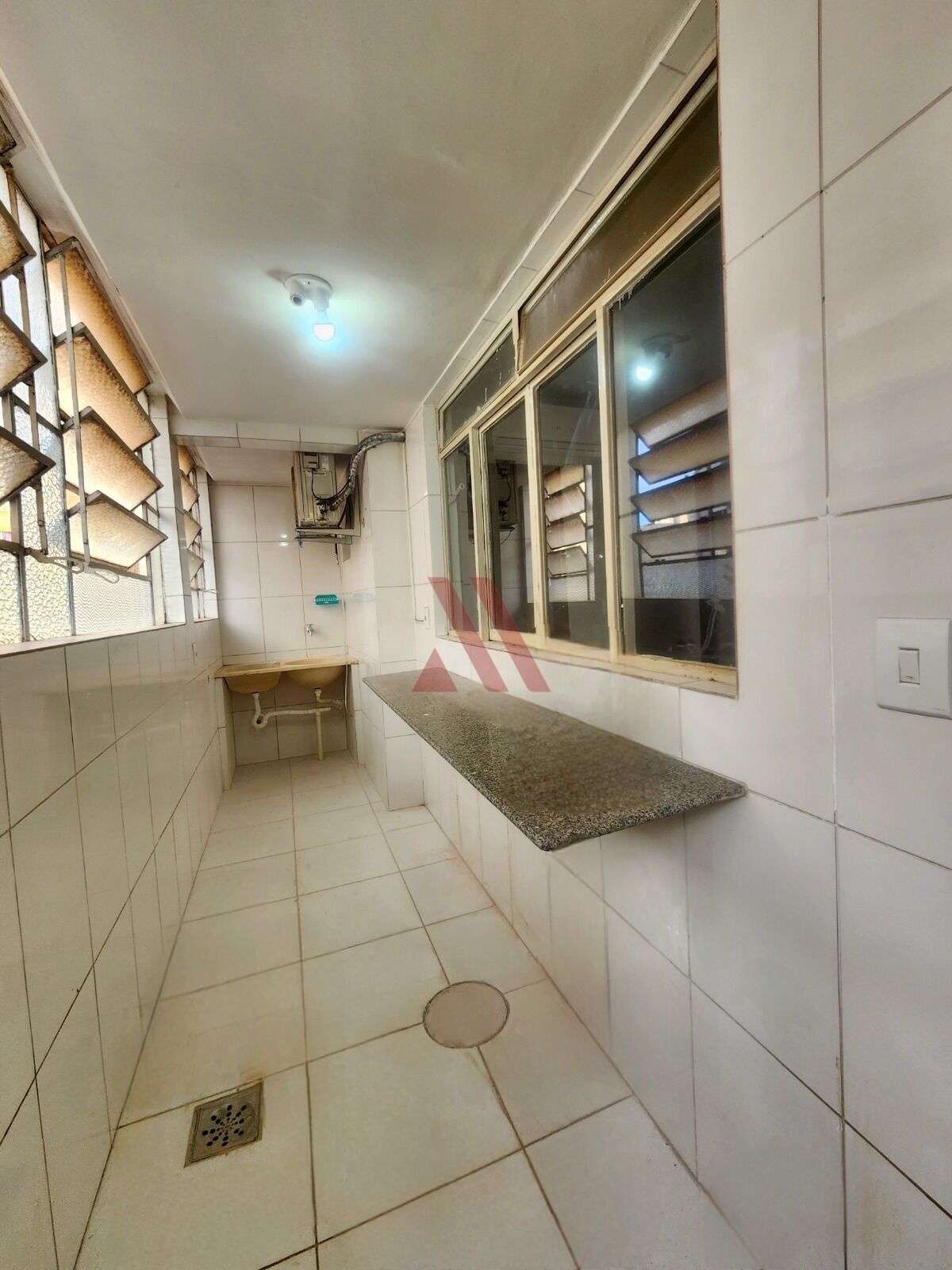 Apartamento para alugar com 2 quartos, 75m² - Foto 8