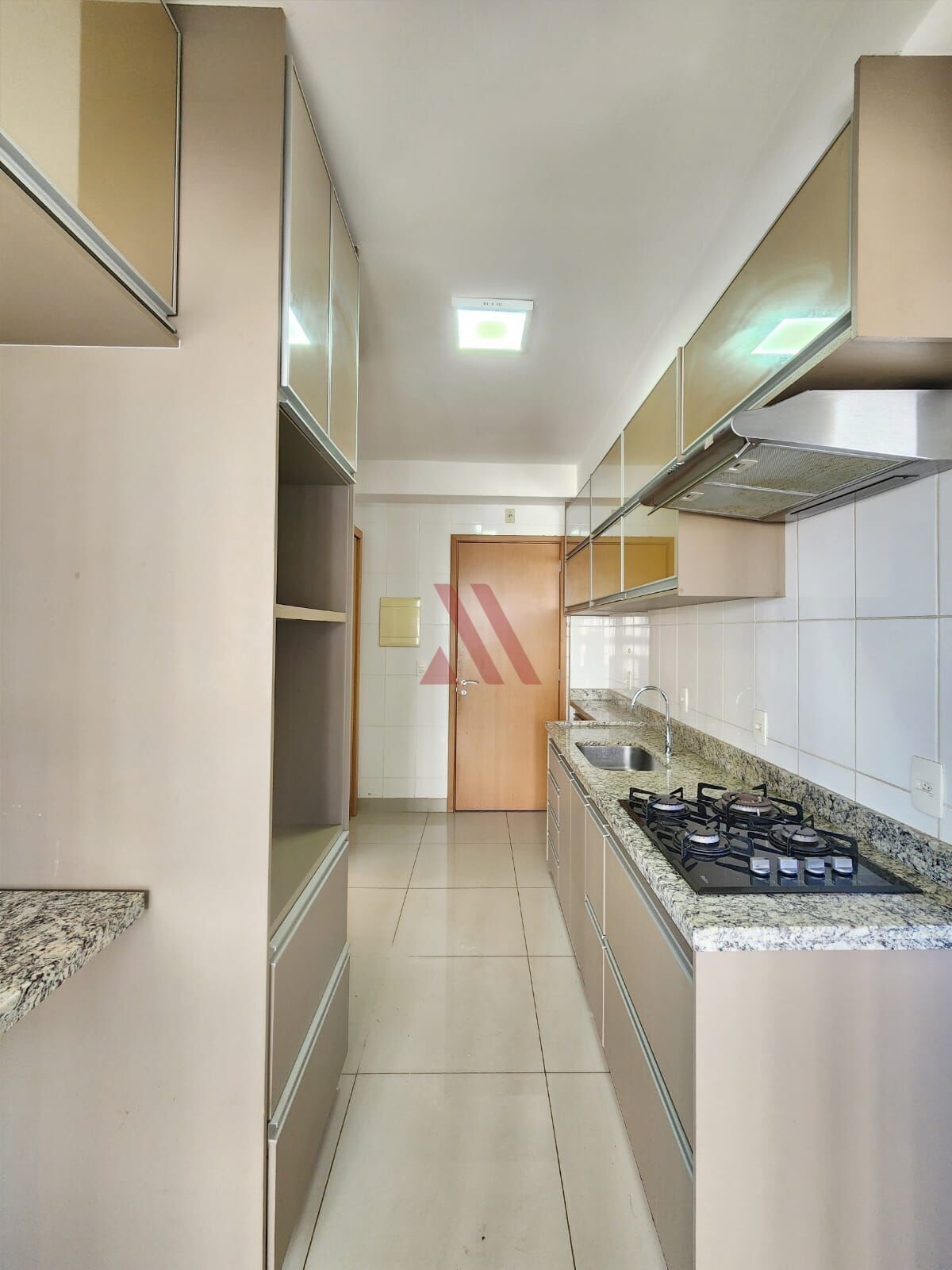 Apartamento para alugar com 3 quartos, 98m² - Foto 8