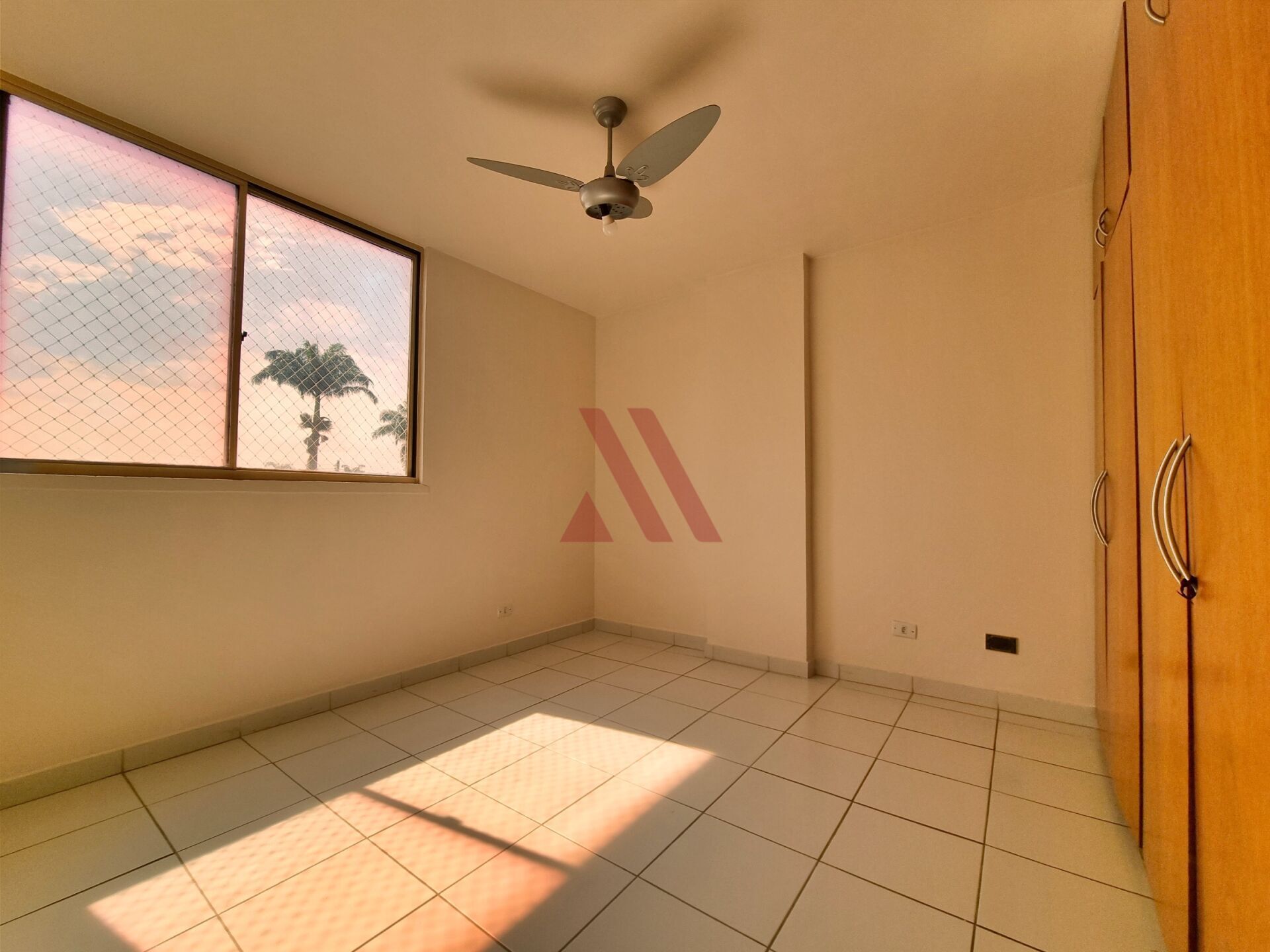 Apartamento para alugar com 2 quartos, 84m² - Foto 12