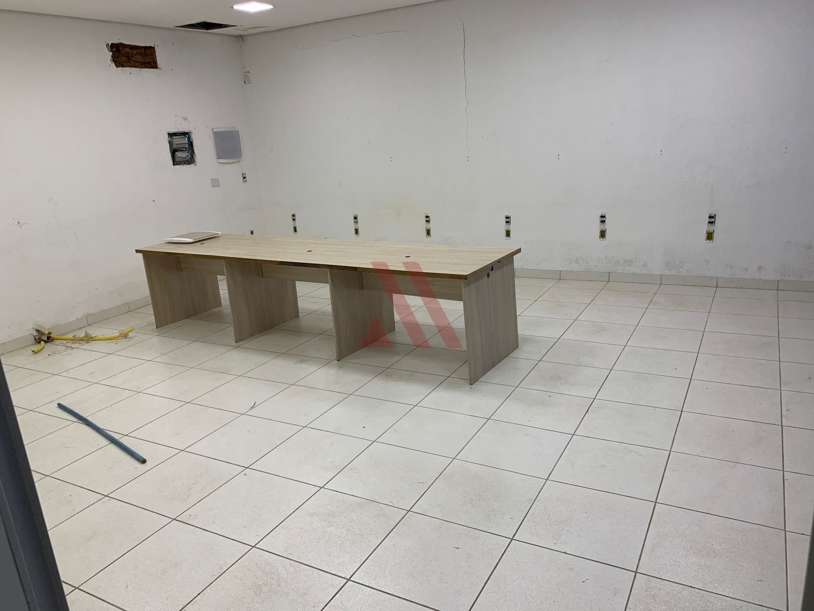 Sala-Conjunto, 300 m² - Foto 1