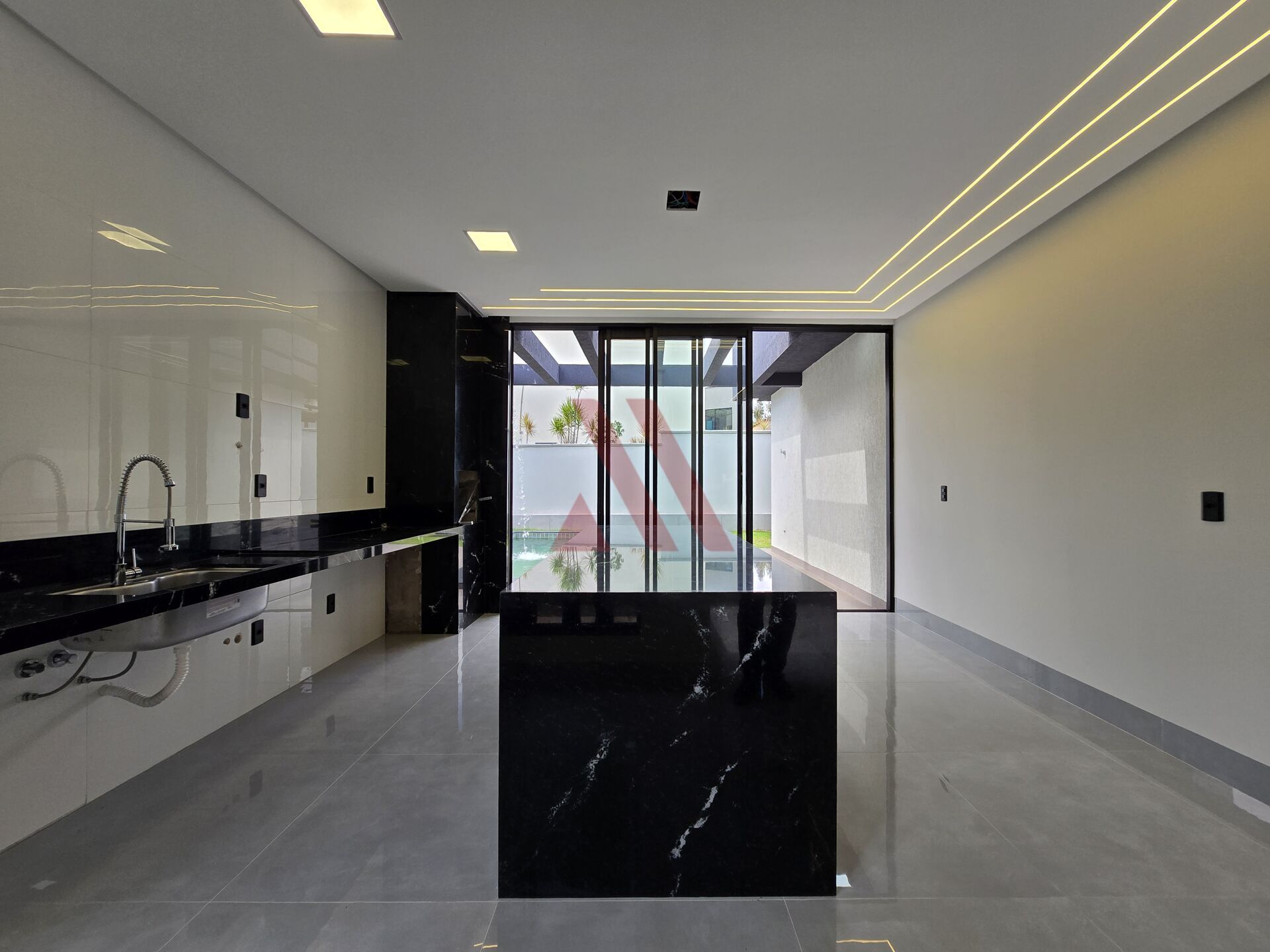 Casa à venda com 4 quartos, 235m² - Foto 19