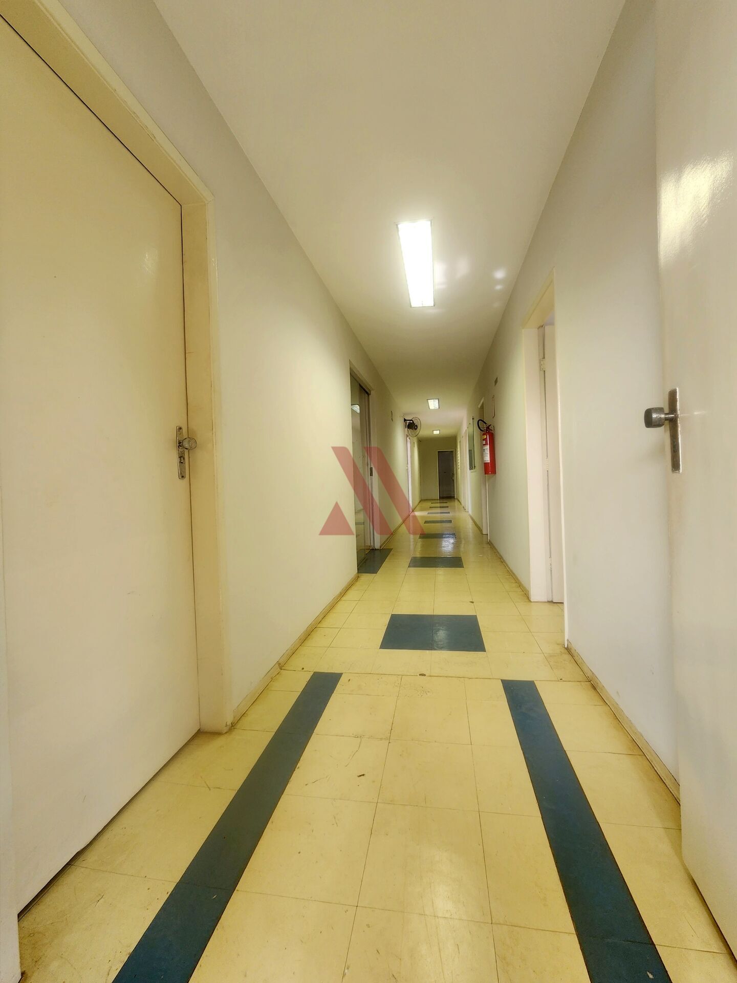 Prédio Inteiro para alugar com 16 quartos, 400m² - Foto 13
