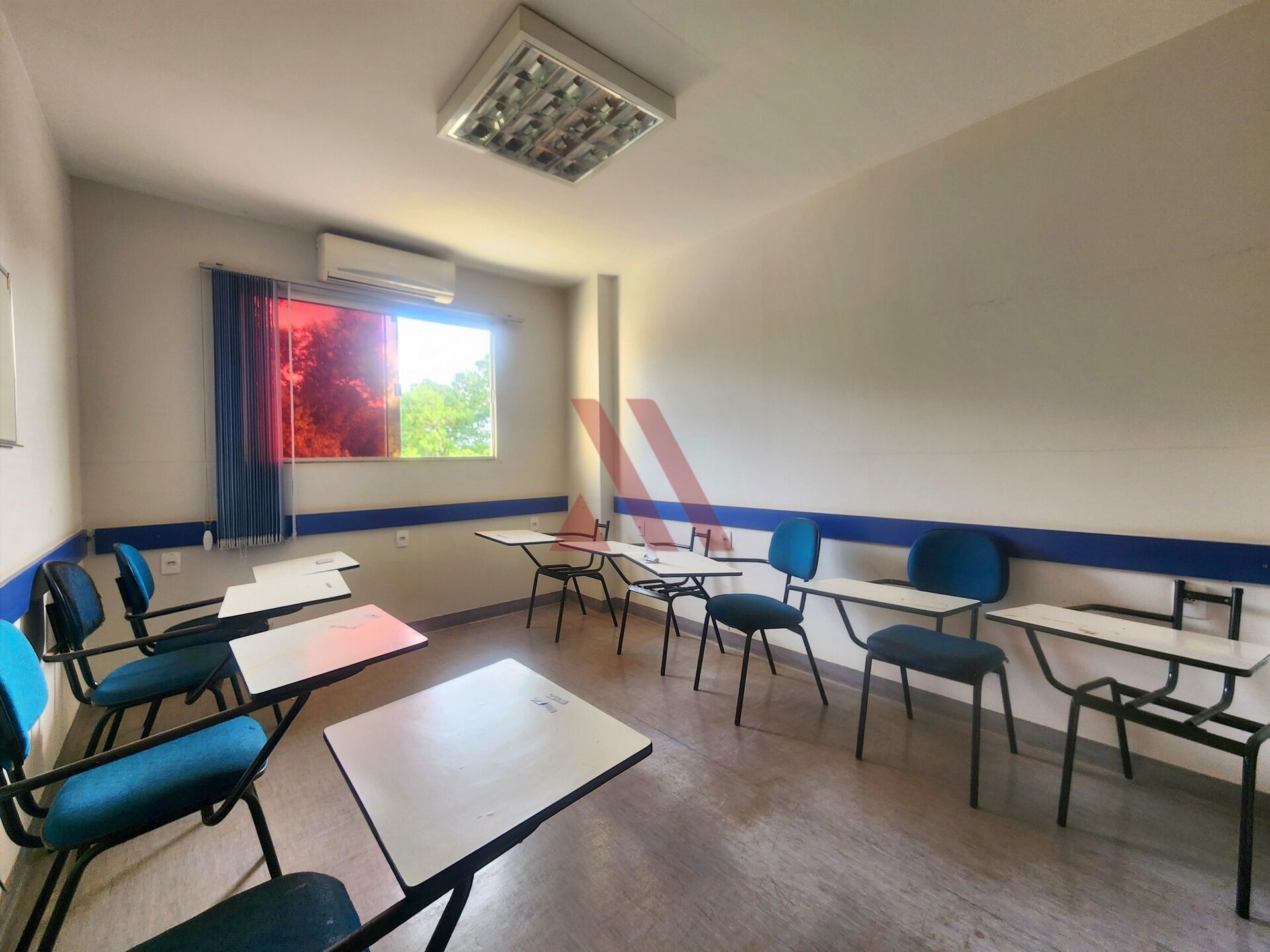 Prédio Inteiro para alugar com 16 quartos, 400m² - Foto 7