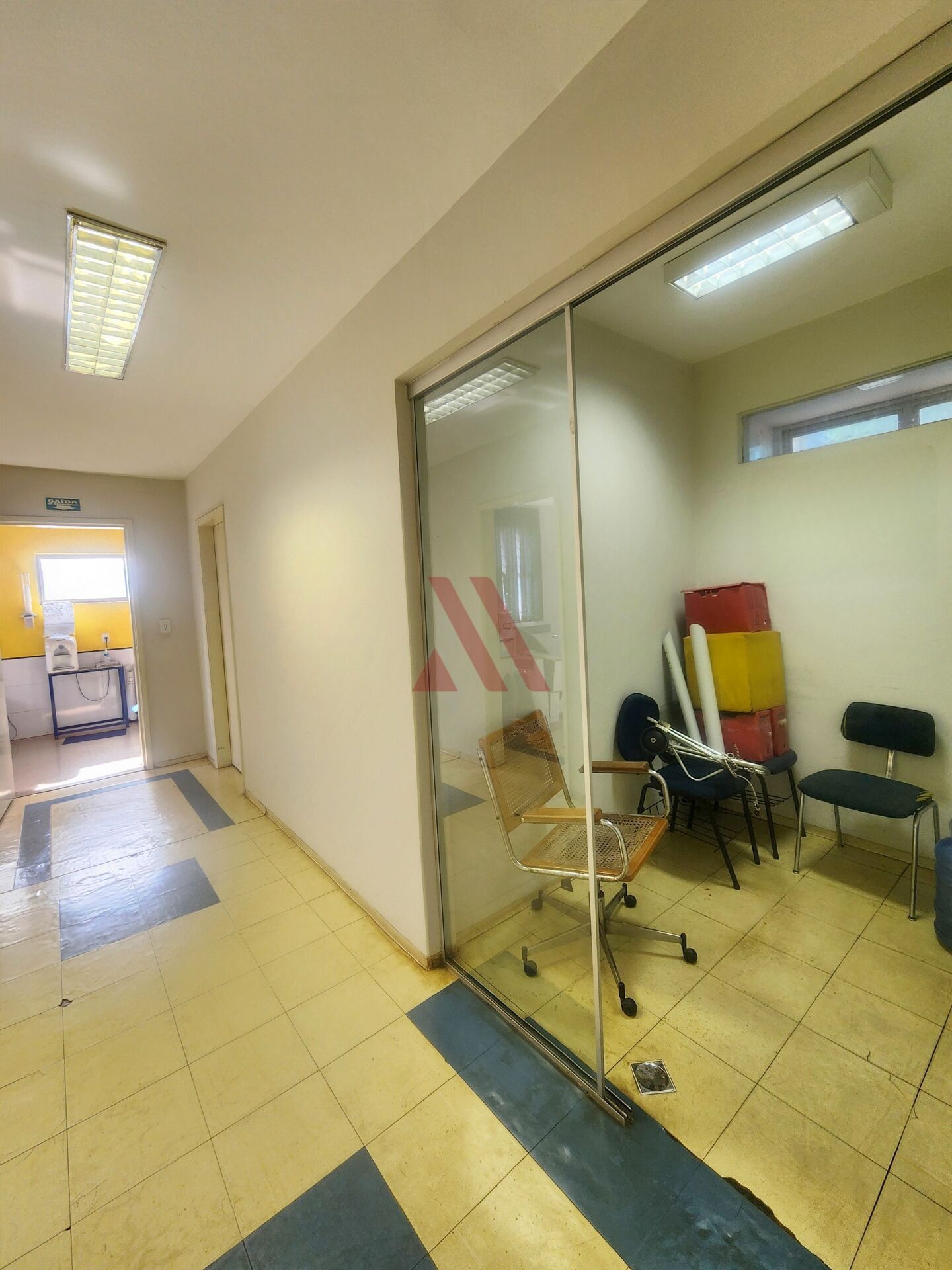 Prédio Inteiro para alugar com 16 quartos, 400m² - Foto 12