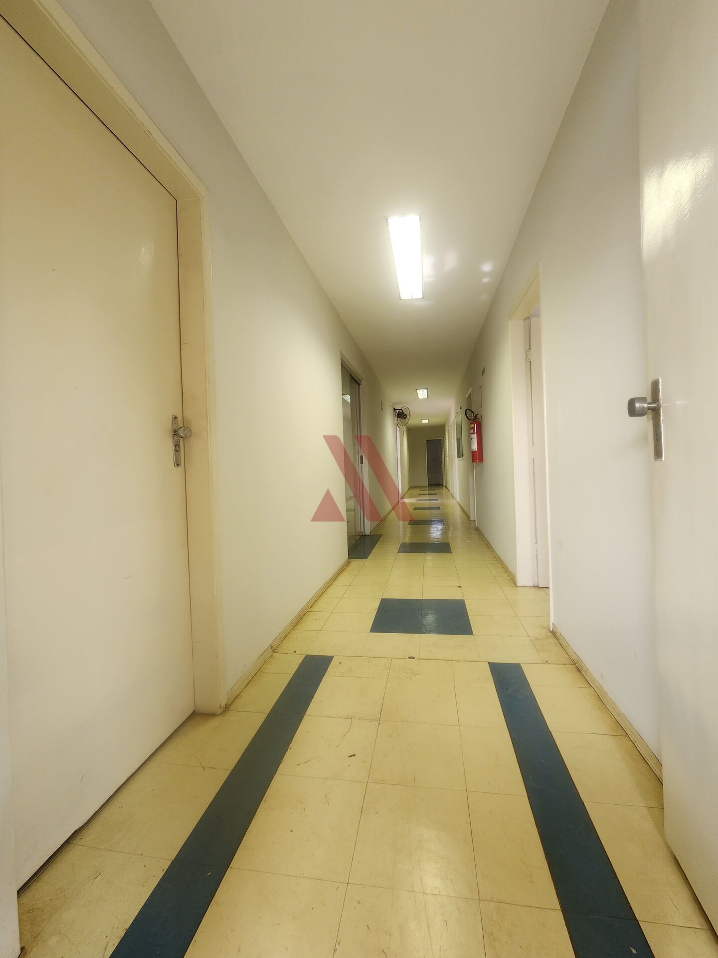 Prédio Inteiro para alugar com 16 quartos, 400m² - Foto 3