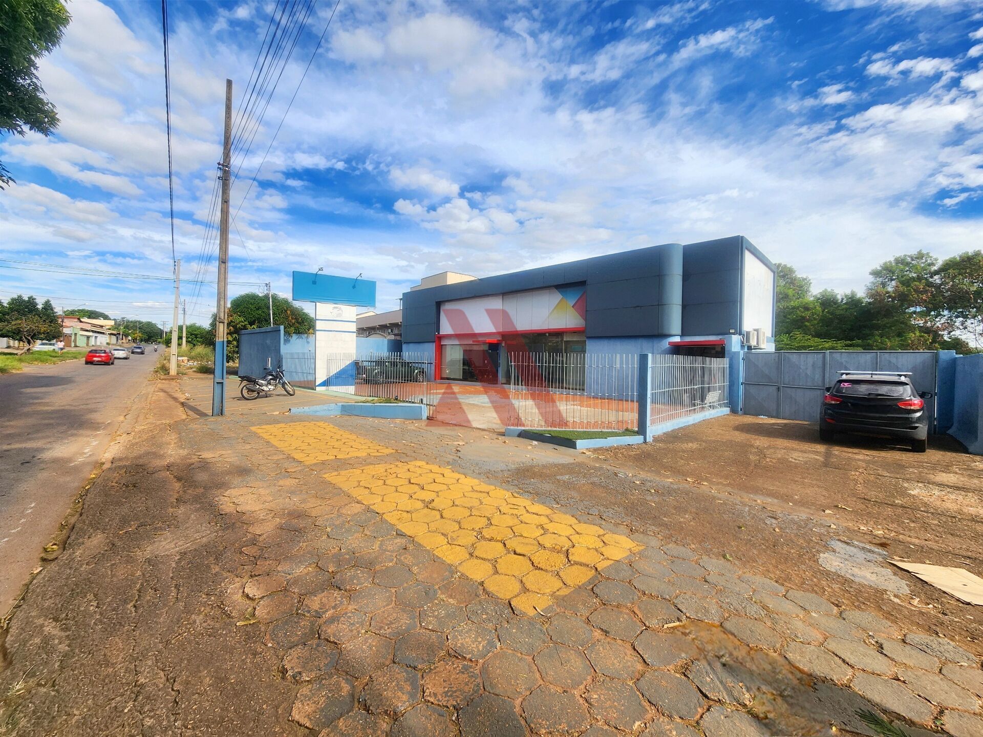 Prédio Inteiro para alugar com 16 quartos, 400m² - Foto 1