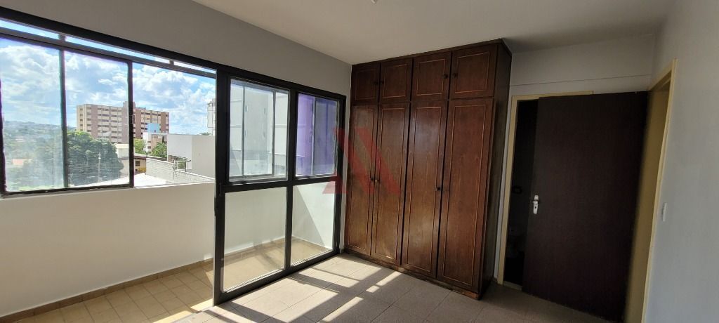 Apartamento, 3 quartos, 143 m² - Foto 2