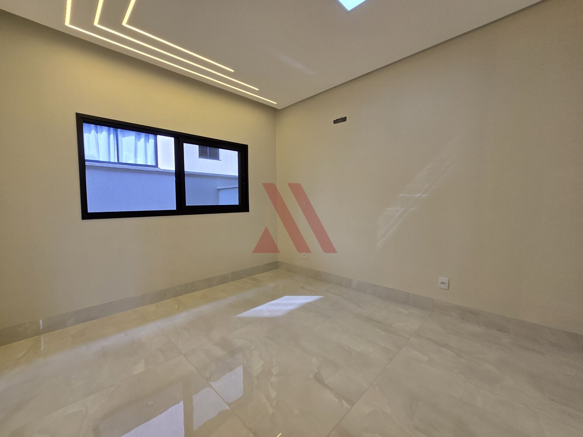 Sobrado à venda com 4 quartos, 335m² - Foto 14