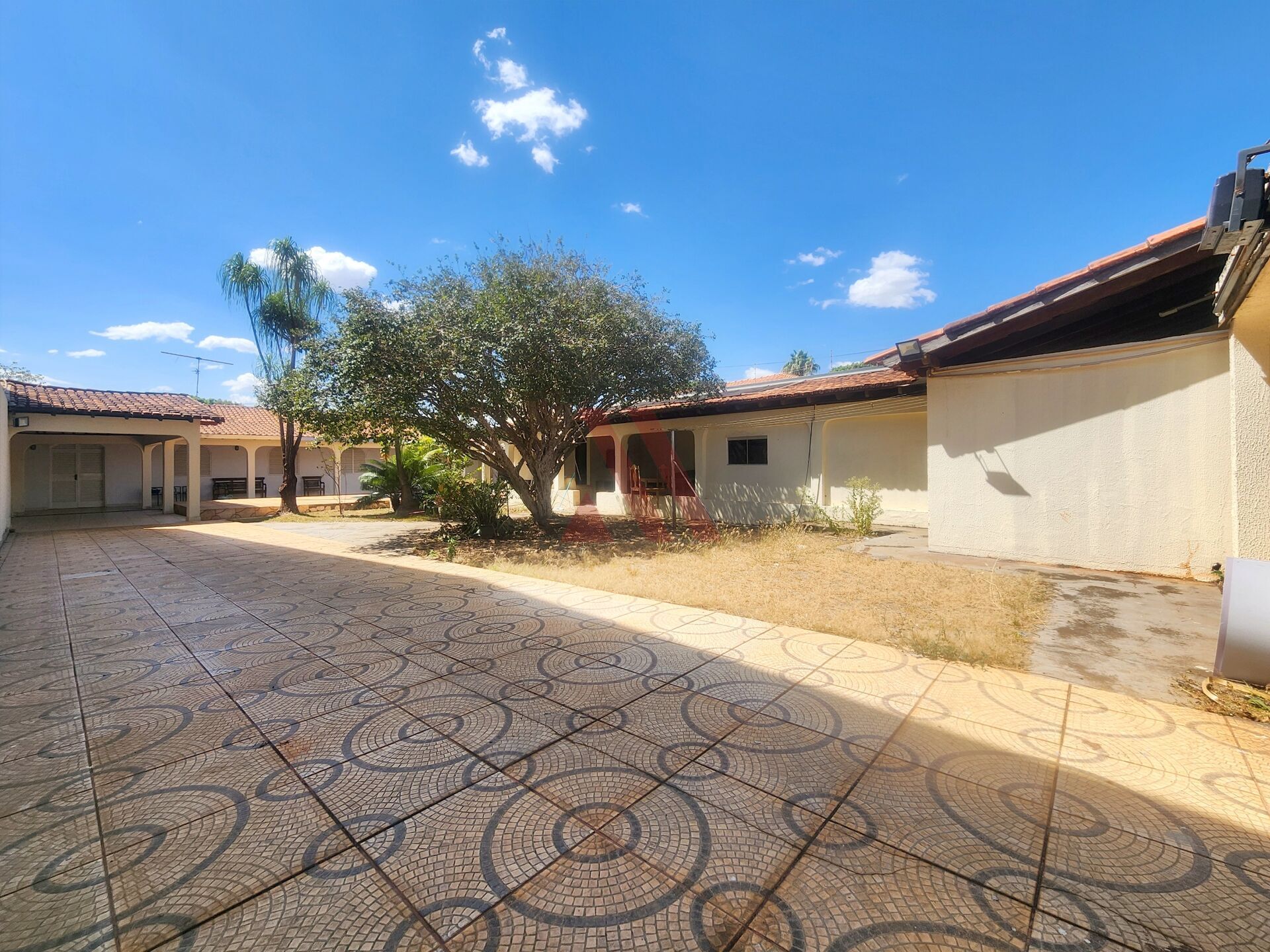 Casa, 4 quartos, 587 m² - Foto 2