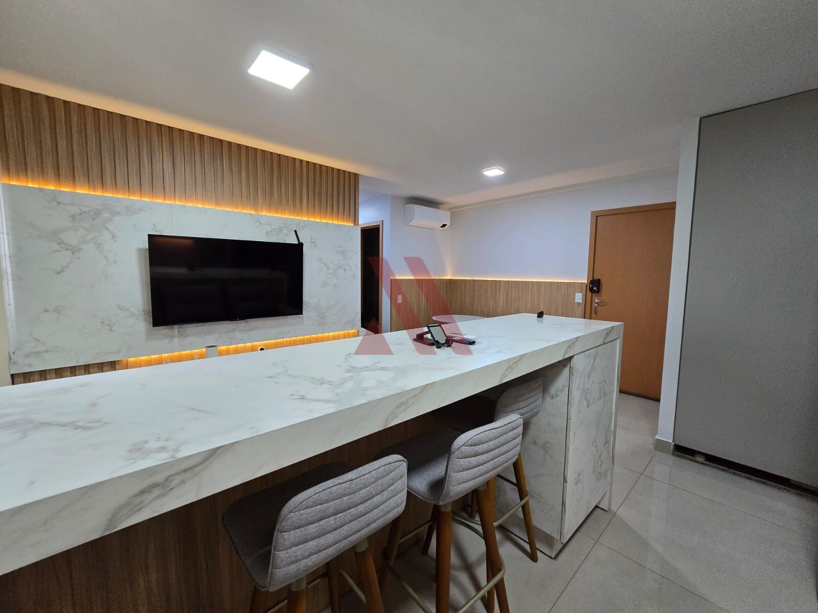 Apartamento à venda com 2 quartos, 65m² - Foto 2