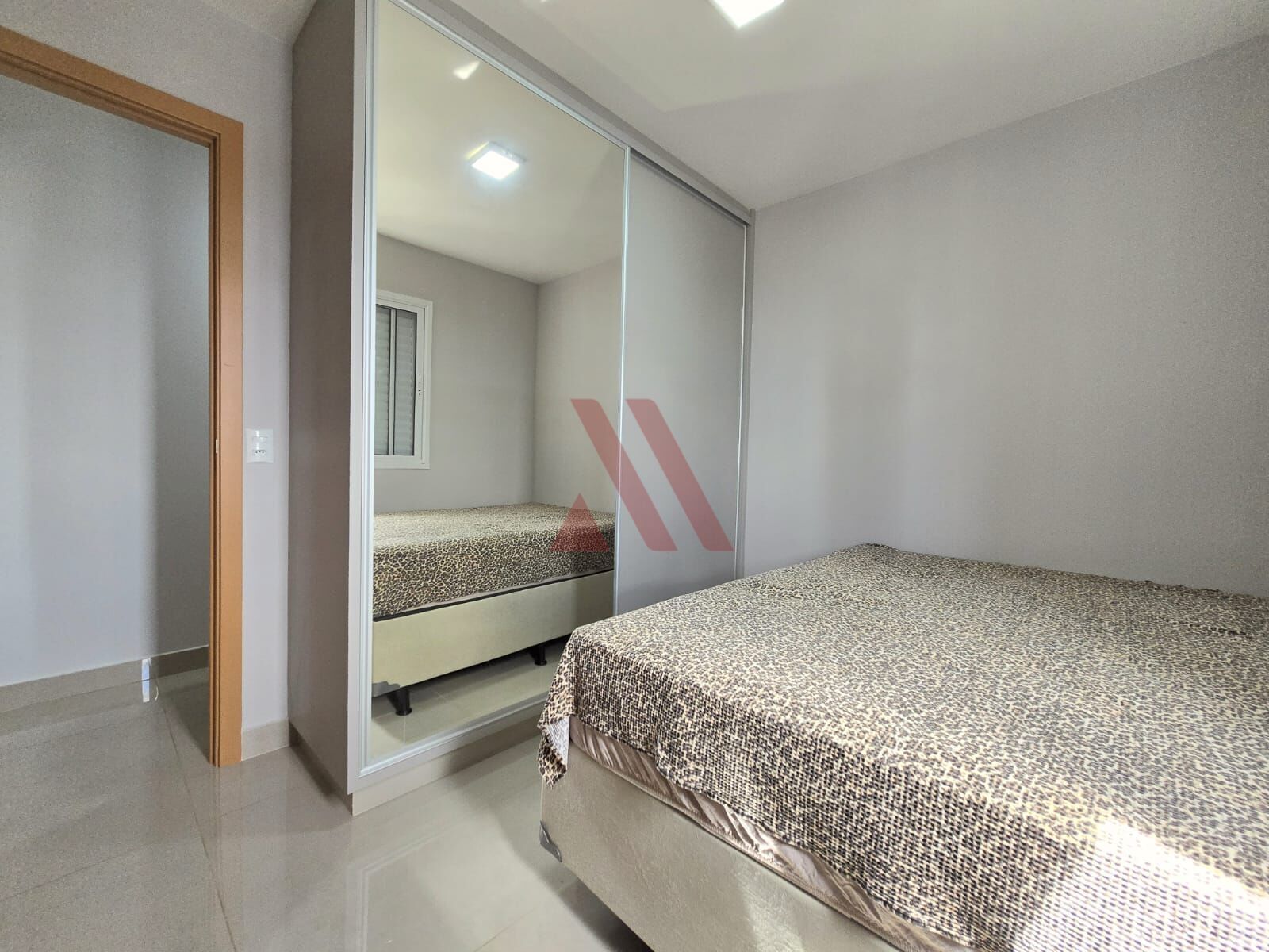 Apartamento à venda com 2 quartos, 65m² - Foto 9