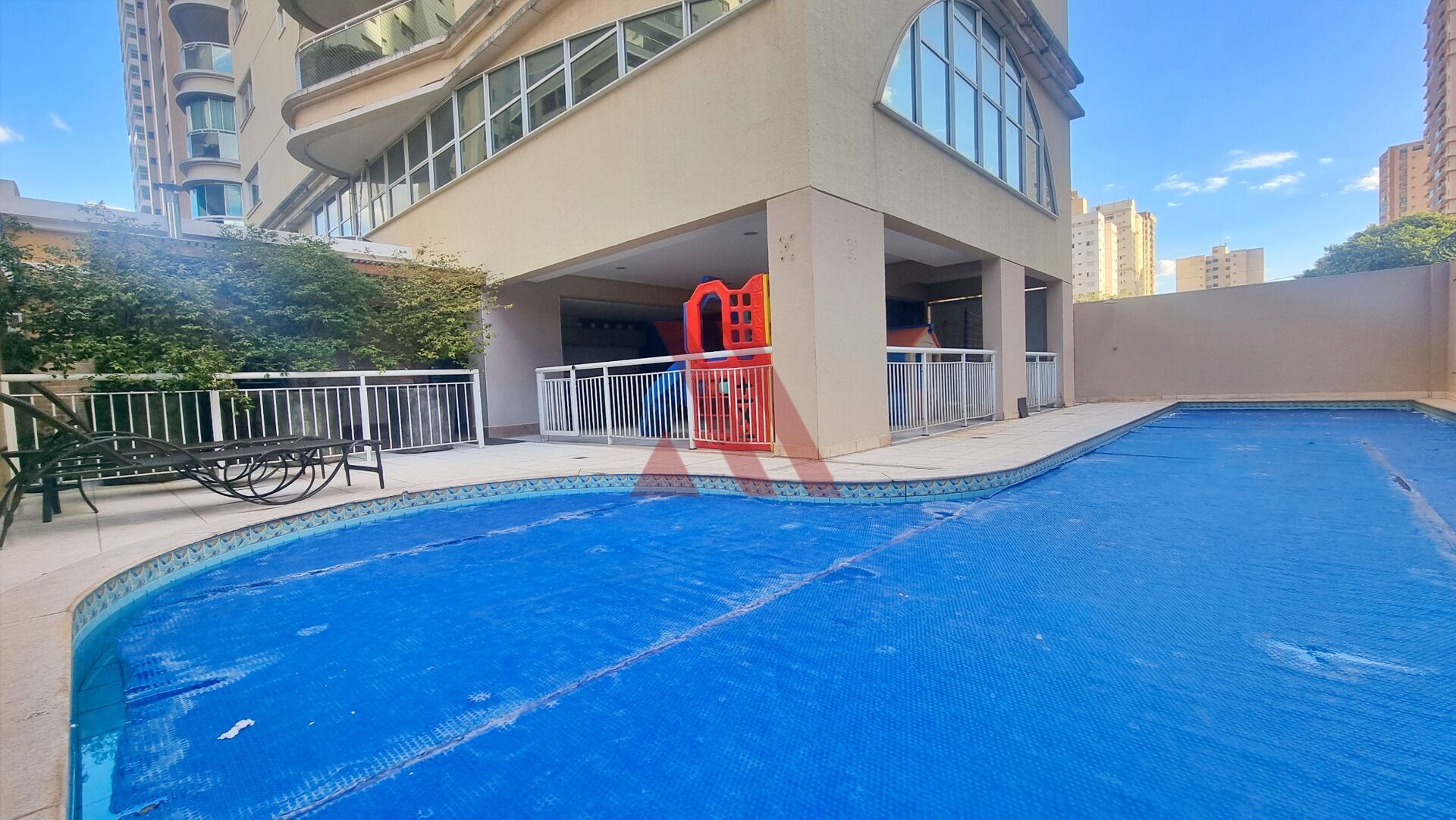 Apartamento para alugar com 3 quartos, 130m² - Foto 21