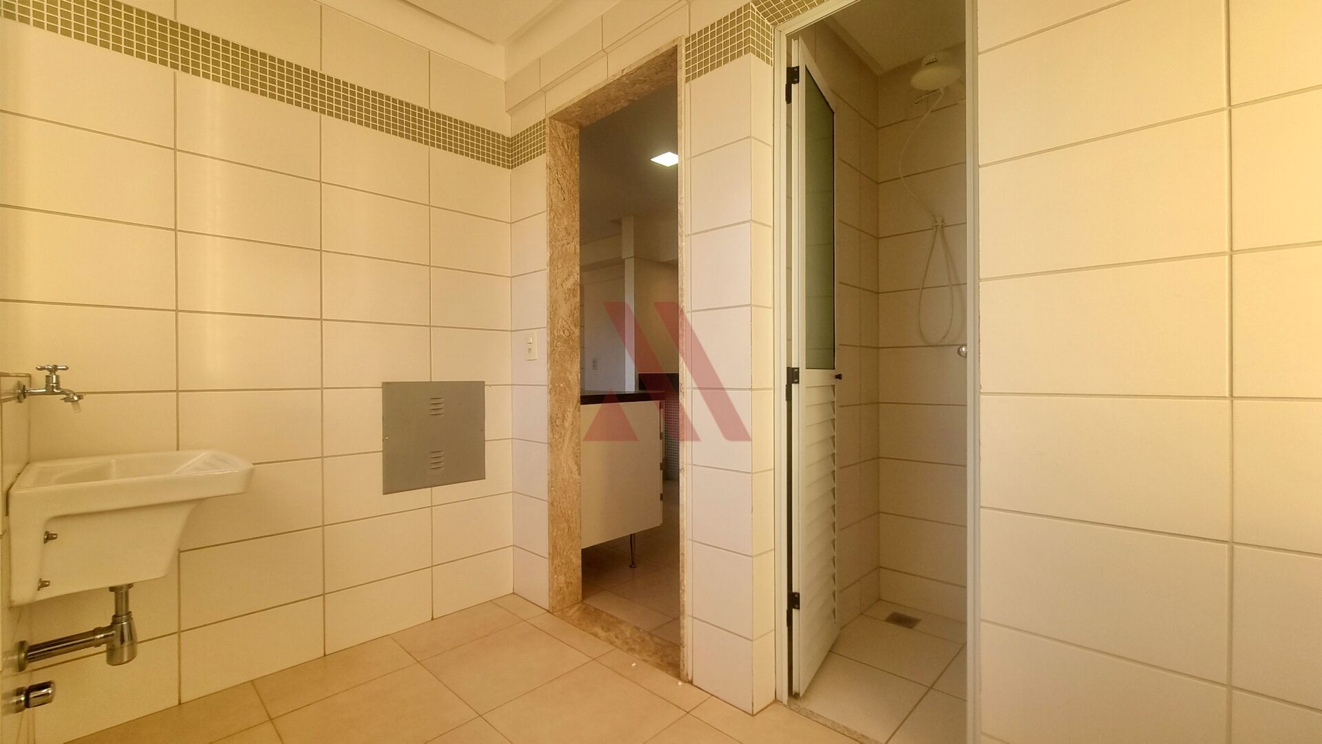 Apartamento para alugar com 3 quartos, 130m² - Foto 14