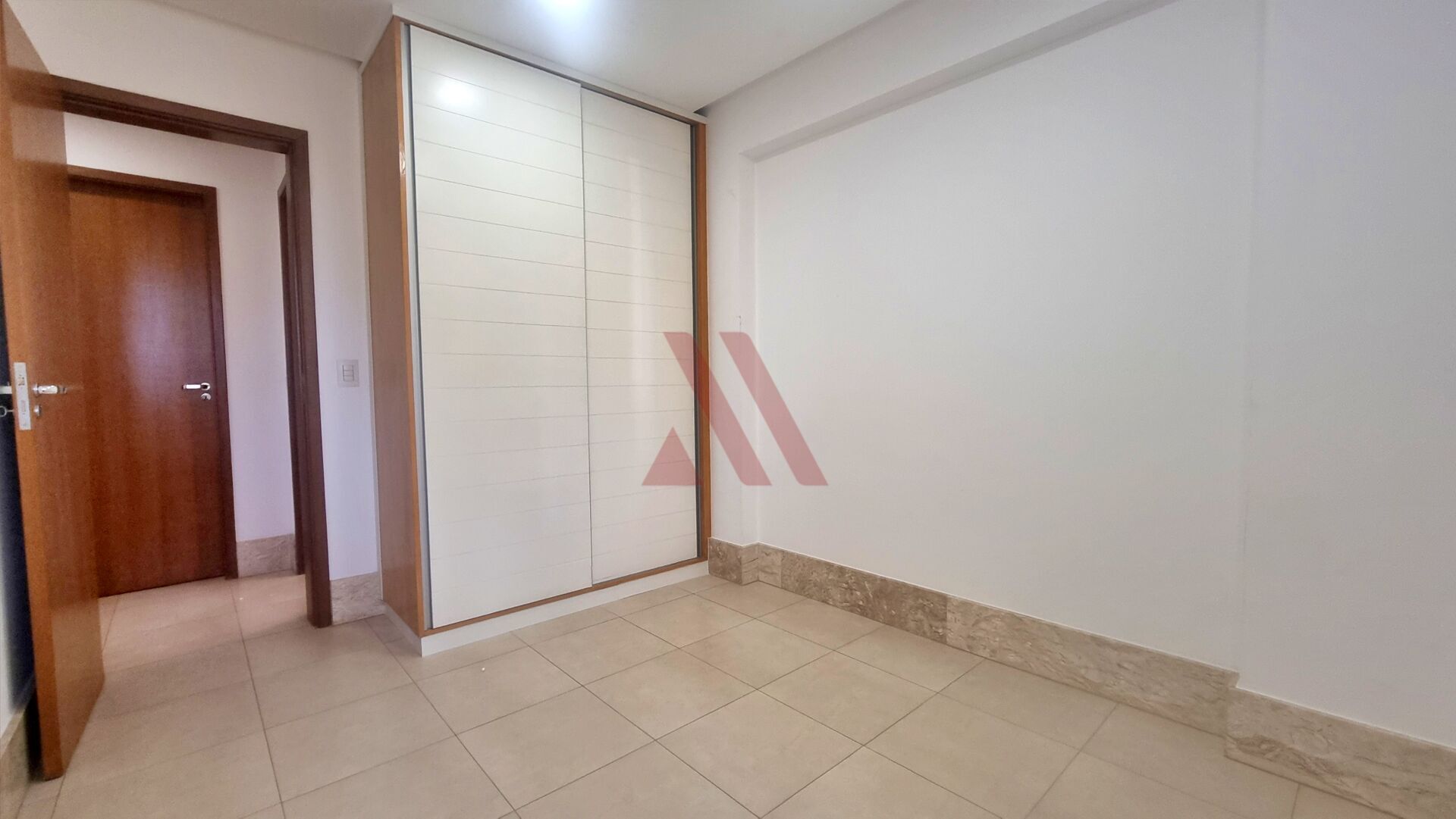 Apartamento para alugar com 3 quartos, 130m² - Foto 10