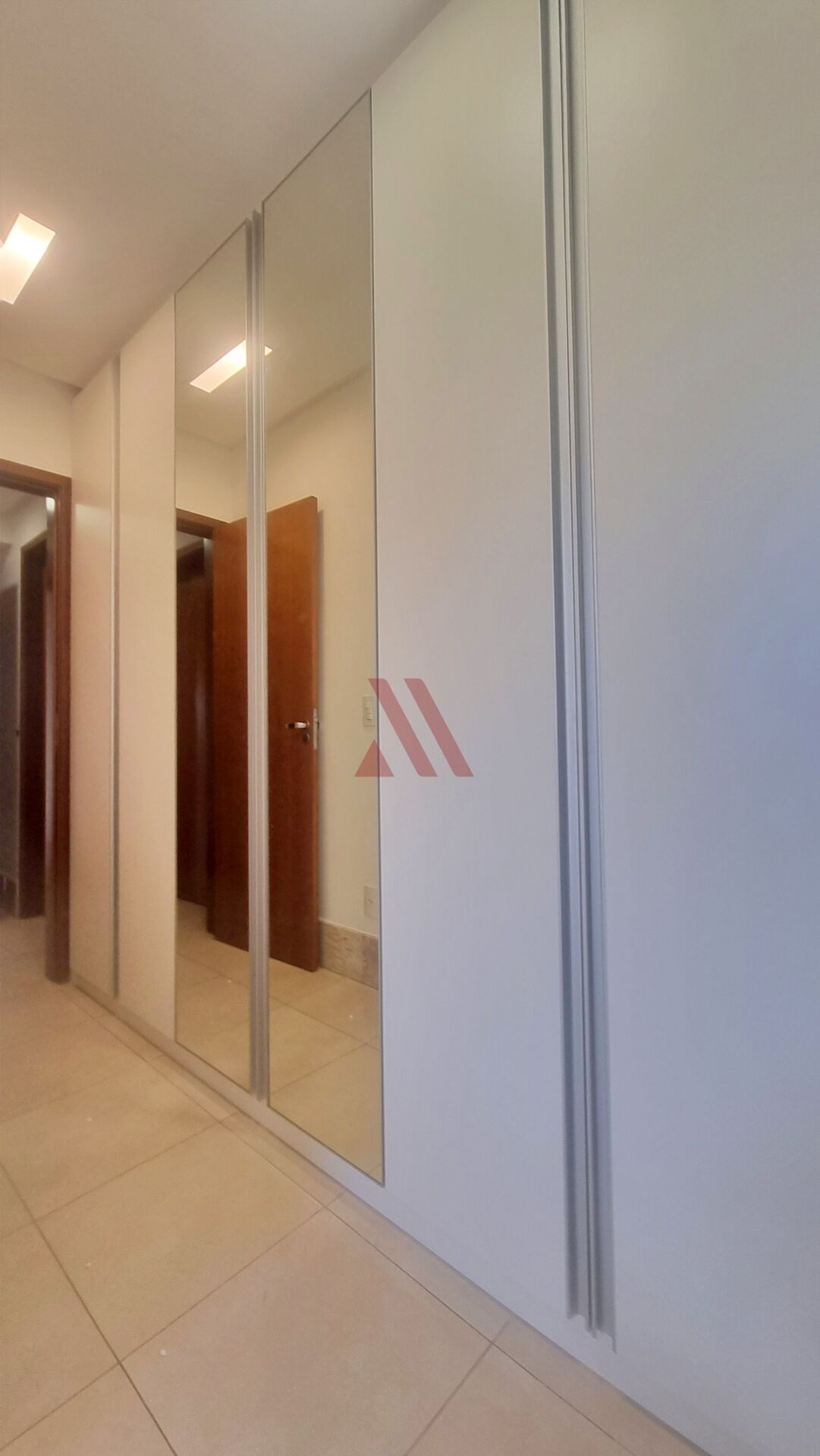 Apartamento para alugar com 3 quartos, 130m² - Foto 11