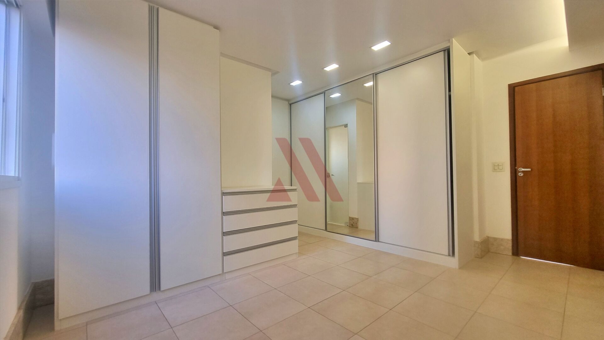 Apartamento para alugar com 3 quartos, 130m² - Foto 9