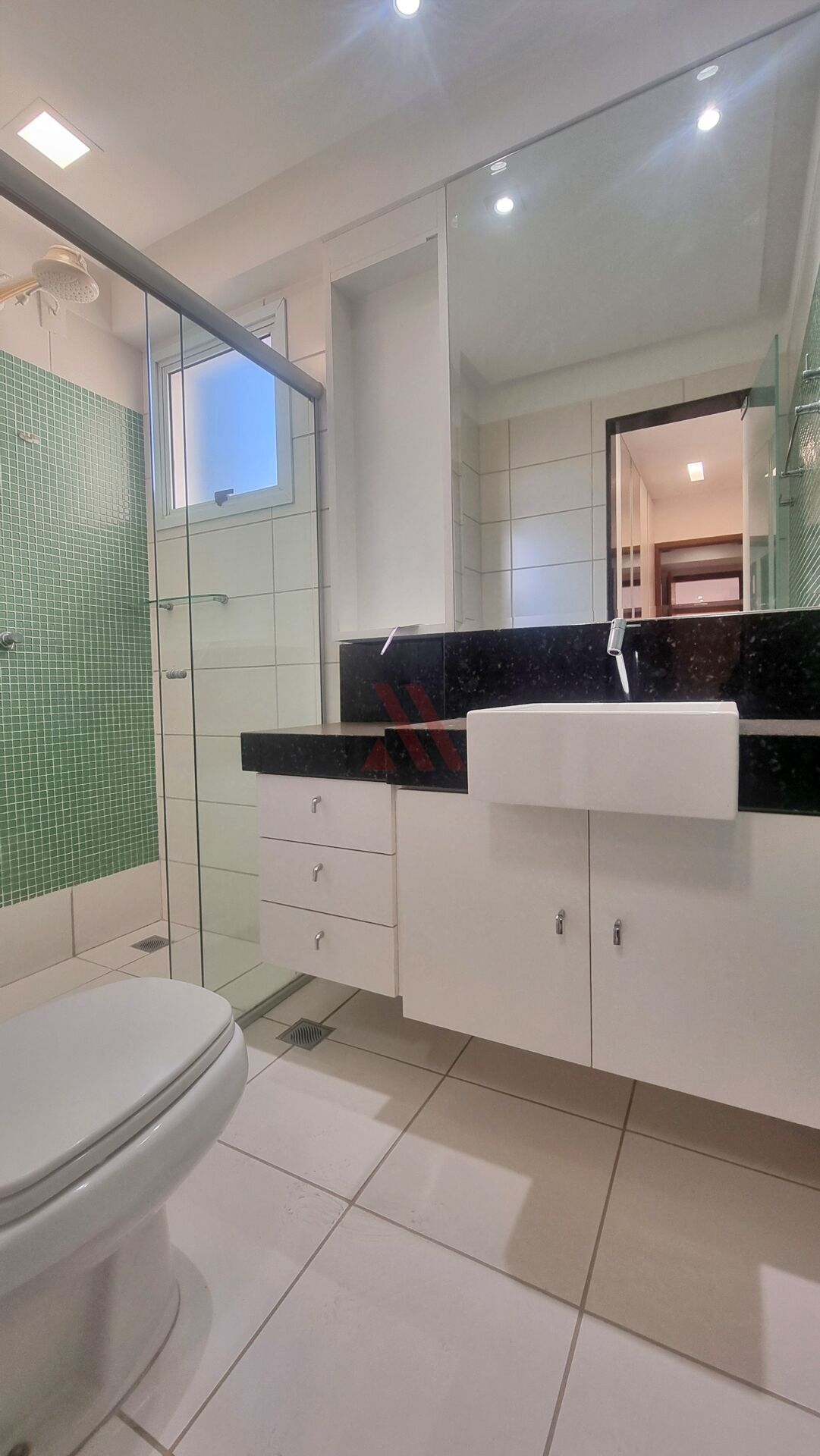 Apartamento para alugar com 3 quartos, 130m² - Foto 12