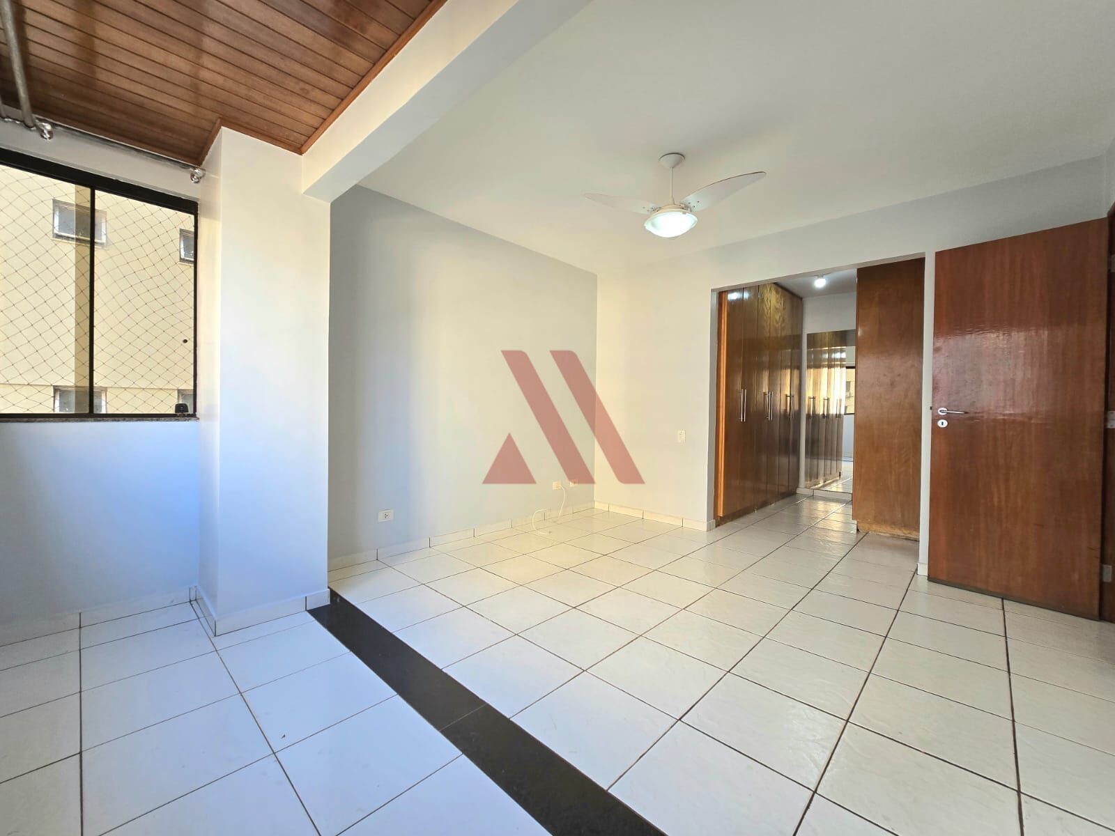 Apartamento para alugar com 3 quartos, 110m² - Foto 1