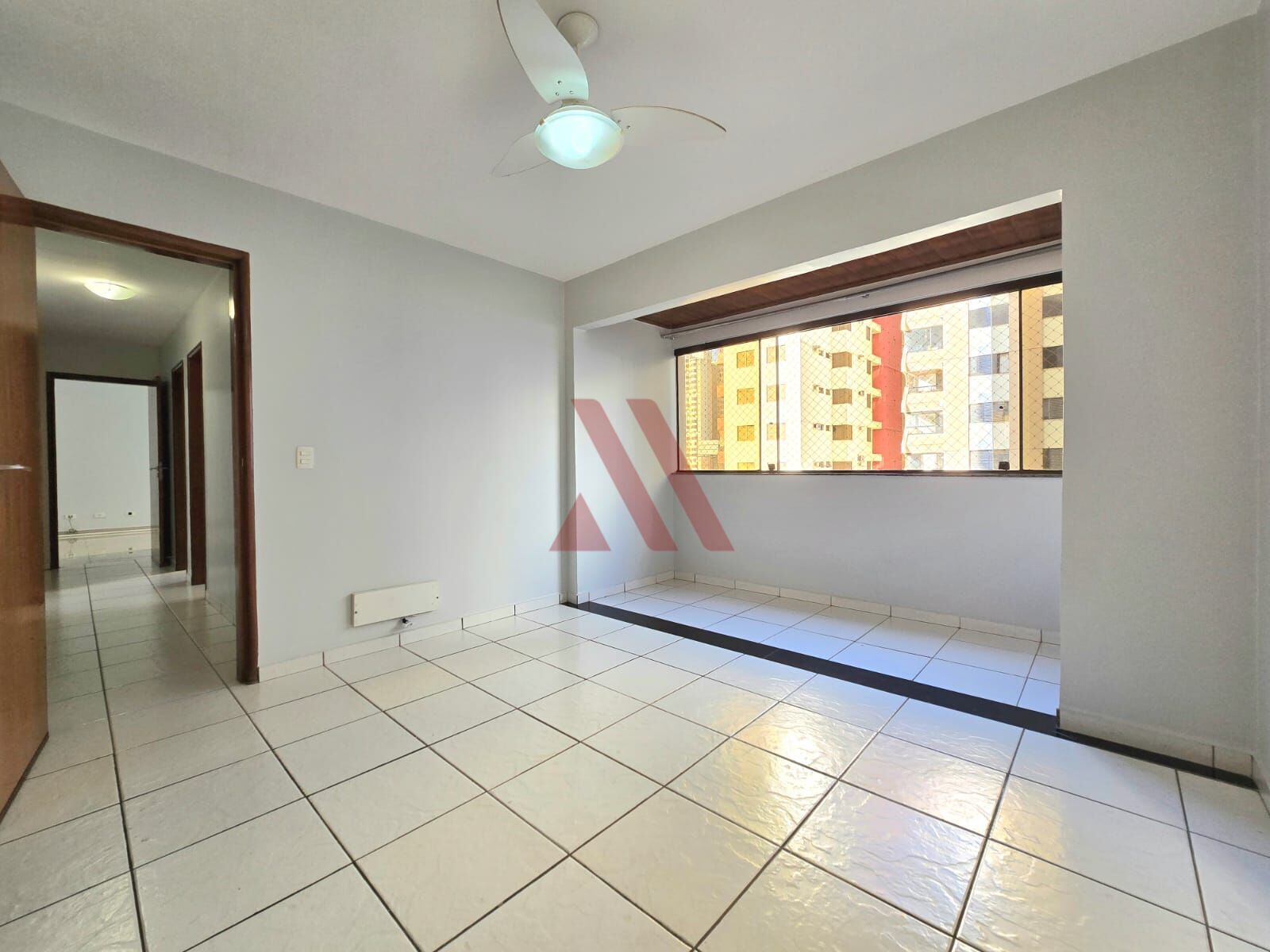 Apartamento para alugar com 3 quartos, 110m² - Foto 2