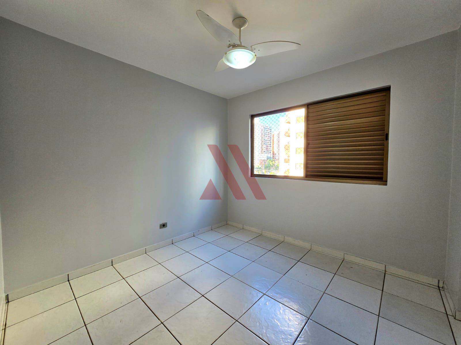 Apartamento para alugar com 3 quartos, 110m² - Foto 7