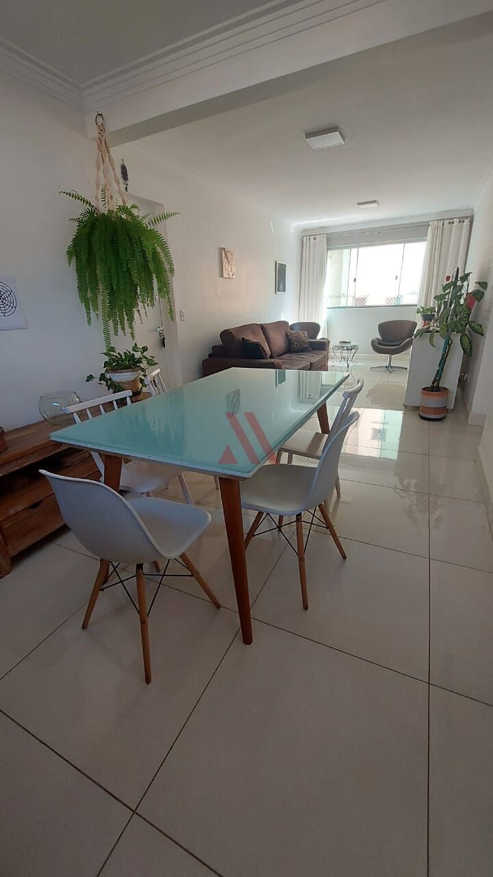 Apartamento à venda com 3 quartos, 94m² - Foto 2