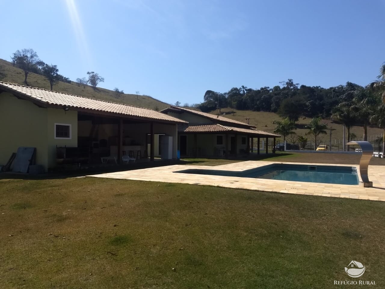 Fazenda à venda com 2 quartos, 242000m² - Foto 2