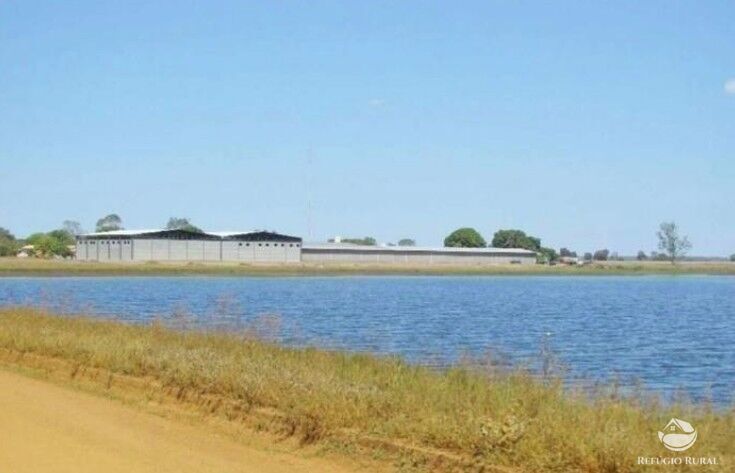Fazenda à venda com 50 quartos, 118290000m² - Foto 23