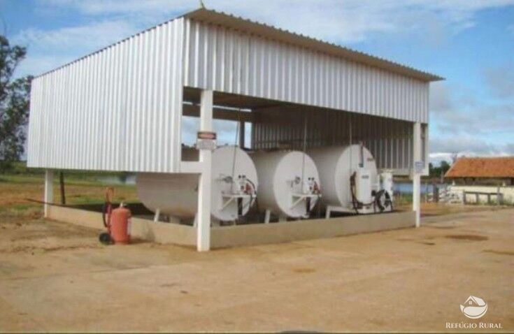 Fazenda à venda com 50 quartos, 118290000m² - Foto 9
