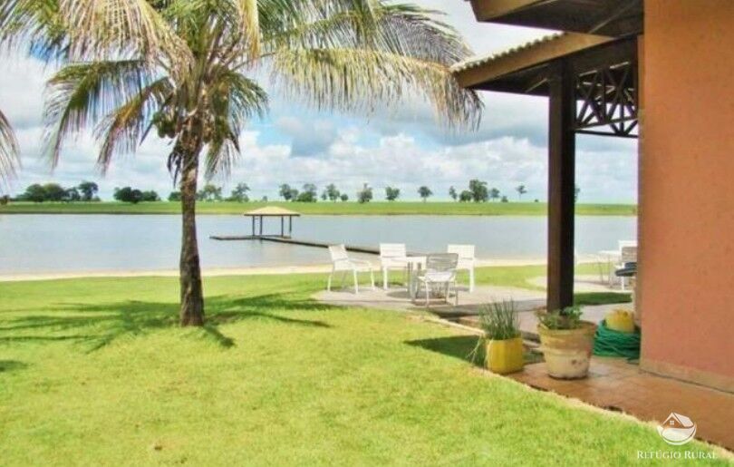 Fazenda à venda com 50 quartos, 118290000m² - Foto 3