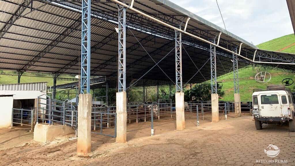 Fazenda à venda com 3 quartos, 860500m² - Foto 7