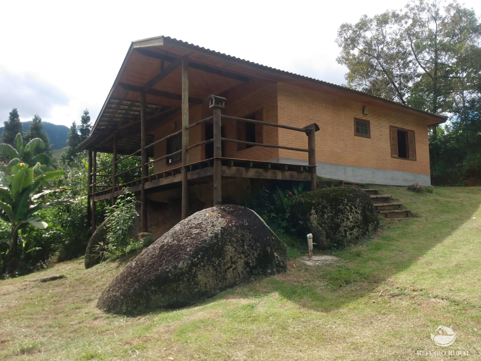 Fazenda à venda com 3 quartos, 1000m² - Foto 1