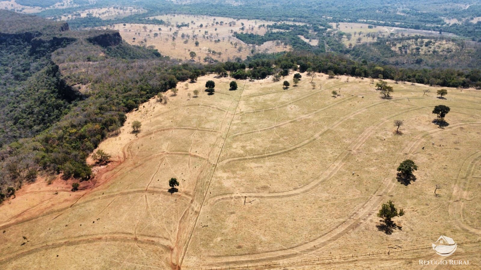 Fazenda à venda com 1 quarto, 1420000m² - Foto 2